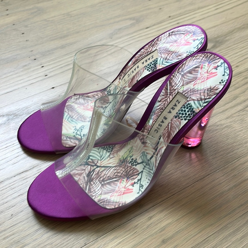 ***NEVER BEEN WORN*** clear/pink zara sandals